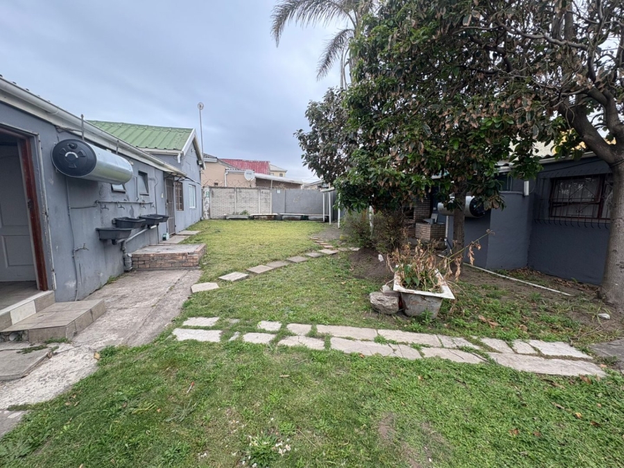 10 Bedroom Property for Sale in Quigney Eastern Cape